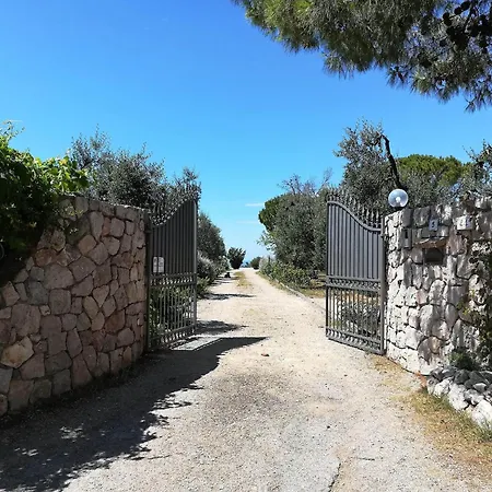 Retreat With Private Patio Just 7 Km From